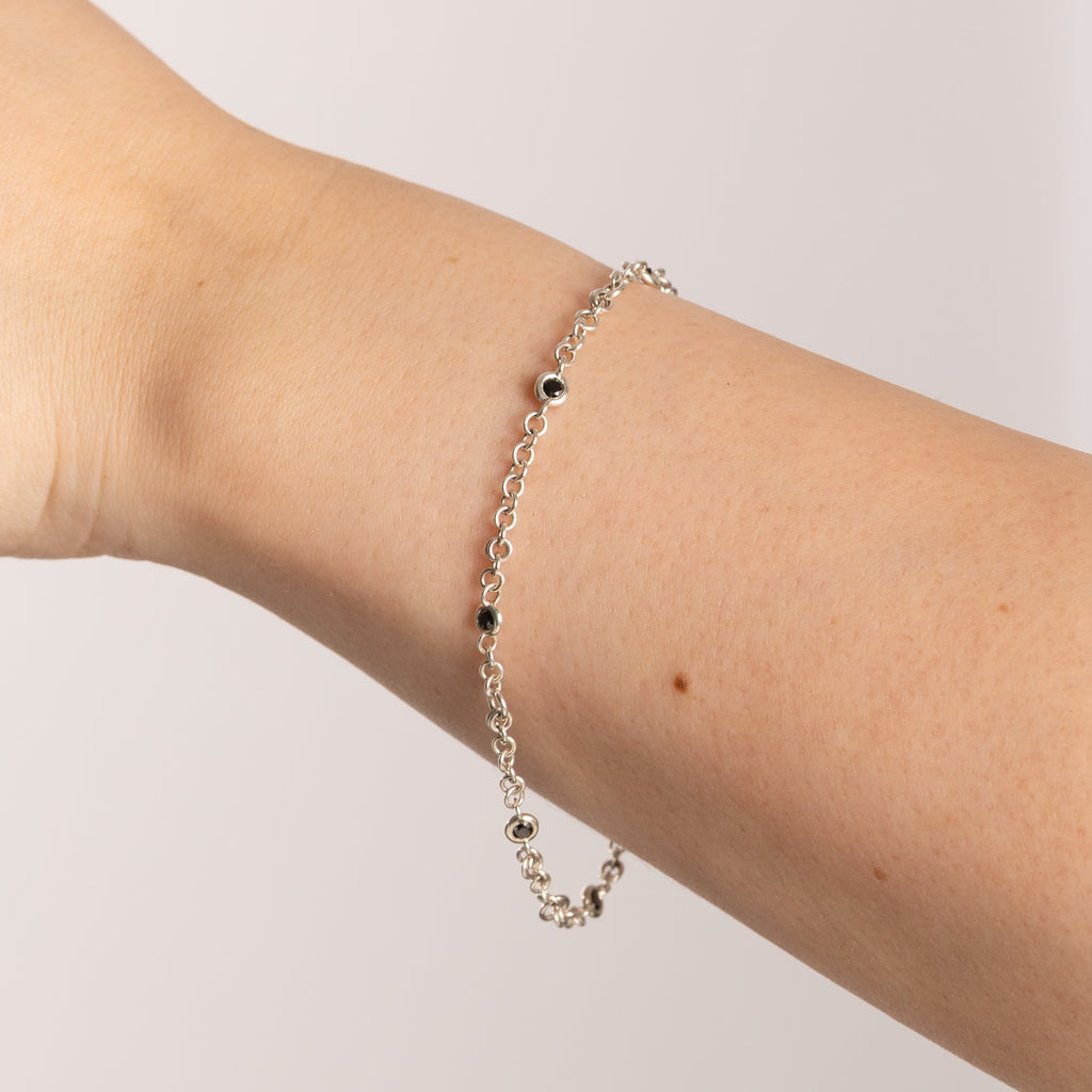 Gravity Estrella Silver Noir Bracelet | 7 inches